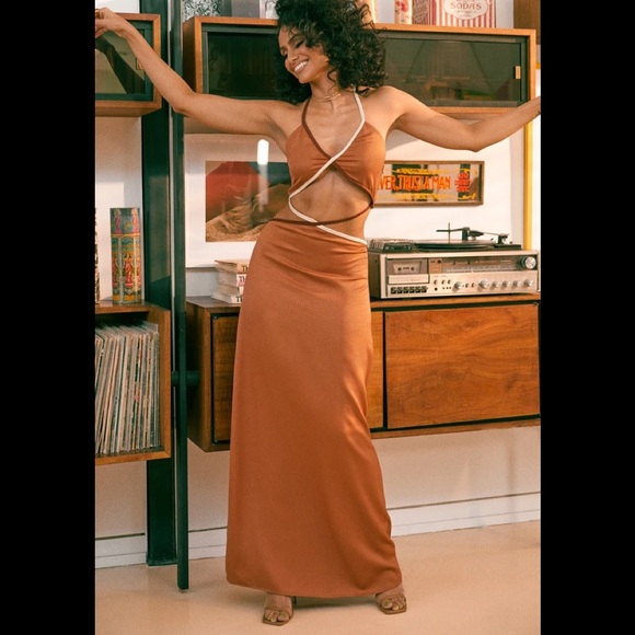 Elegant Brown Maxi Dress - Picture 1 of 7